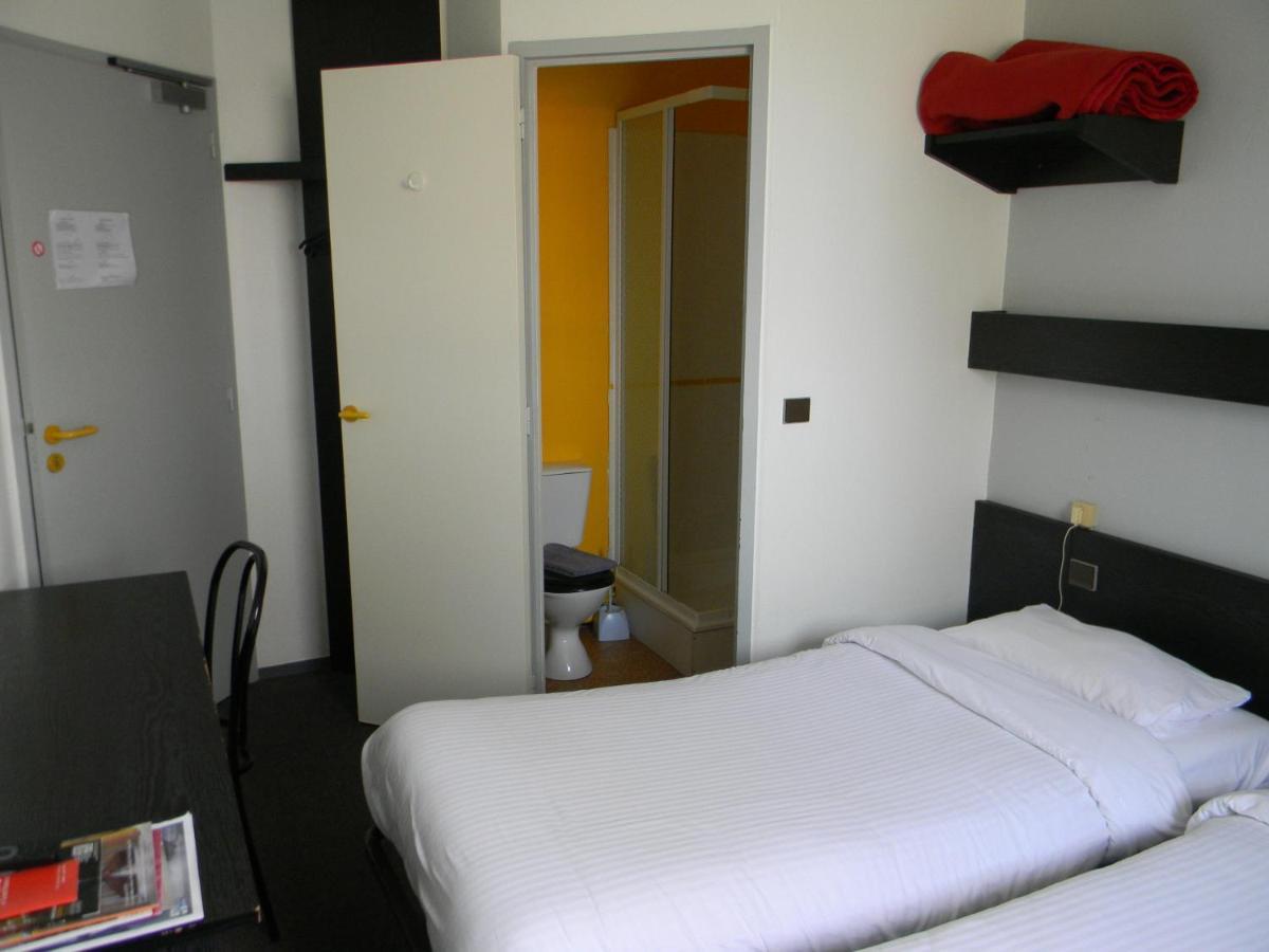 Class-Hôtel Poitiers Quarto foto